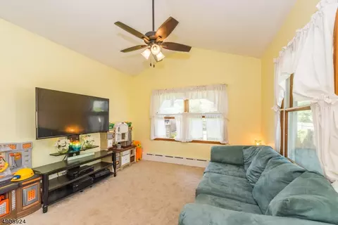 203 Hamilton Dr, Hackettstown, NJ 07840 photo 6