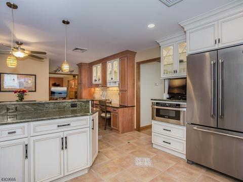 46 Chandler Dr, Wayne, NJ 07470 photo 9