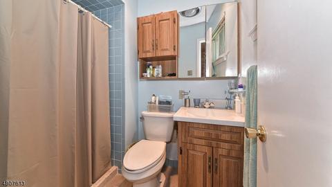 53 Normandy Dr, Wayne, NJ 07470 photo 16