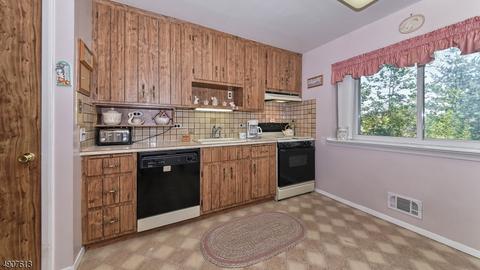 53 Normandy Dr, Wayne, NJ 07470 photo 9