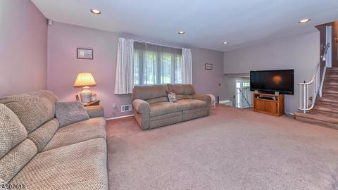 53 Normandy Dr, Wayne, NJ 07470 photo 3