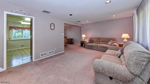 53 Normandy Dr, Wayne, NJ 07470 photo 5
