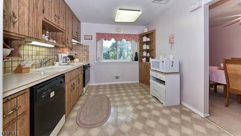 53 Normandy Dr, Wayne, NJ 07470 photo 8