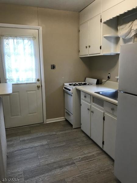 213 E Central Ave, Alpha, NJ 08865 photo 4