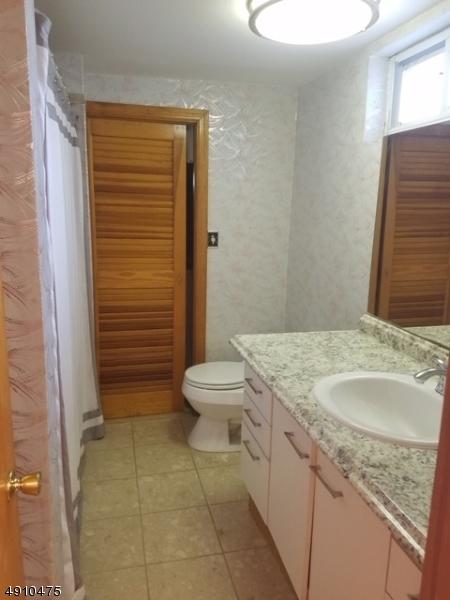 5 Giannone Rd, Wayne, NJ 07470 photo 18