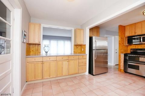 5 Giannone Rd, Wayne, NJ 07470 photo 10