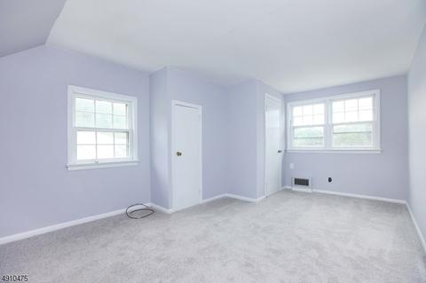 5 Giannone Rd, Wayne, NJ 07470 photo 15