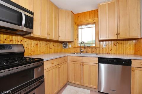 5 Giannone Rd, Wayne, NJ 07470 photo 6