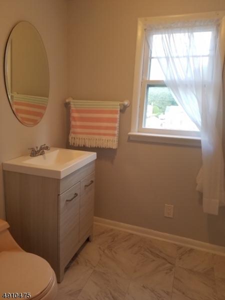 5 Giannone Rd, Wayne, NJ 07470 photo 16