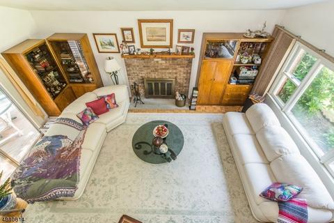 9 Heritage Manor Dr, Wayne, NJ 07470 photo 3