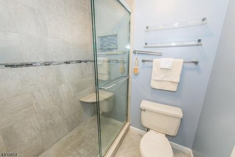 9 Heritage Manor Dr, Wayne, NJ 07470 photo 15