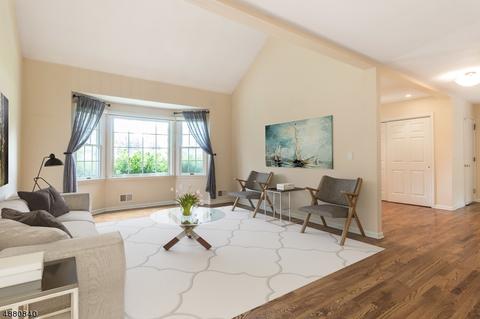 4 Wildflower Ct, Clinton, NJ 08809 photo 3