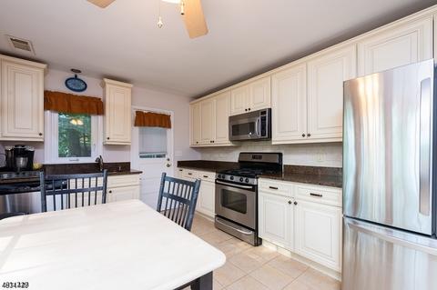 114 W Lake Dr, Wayne, NJ 07470 photo 8