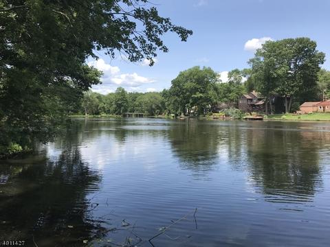 114 W Lake Dr, Wayne, NJ 07470 photo 4