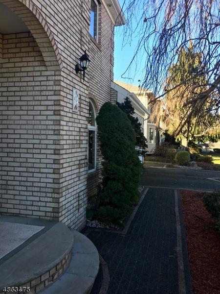 13 Jade Meadow Dr, Springfield, NJ 07081 photo 2