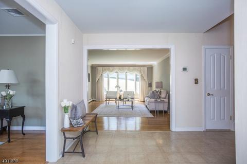 93 Tall Oaks Dr, Wayne, NJ 07470 photo 5