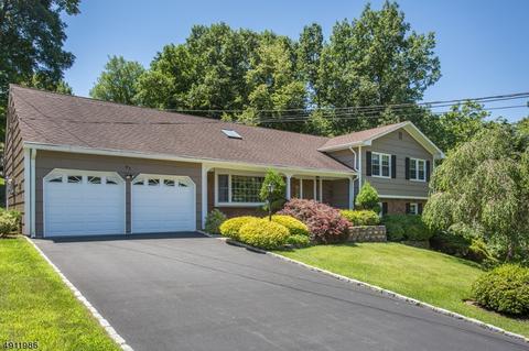 93 Tall Oaks Dr, Wayne, NJ 07470 photo 1