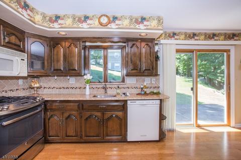 93 Tall Oaks Dr, Wayne, NJ 07470 photo 9