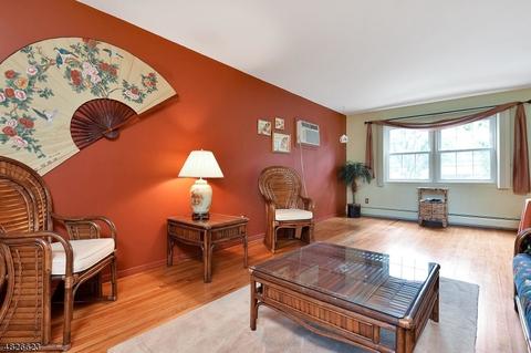 115 Fieldstone Pl, Wayne, NJ 07470 photo 4