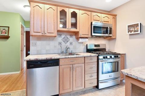 115 Fieldstone Pl, Wayne, NJ 07470 photo 8