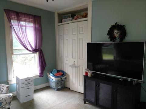 69 New St, Hampton, NJ 08827 photo 13