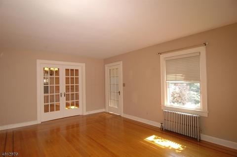 211 Sharp St, Hackettstown, NJ 07840 photo 9