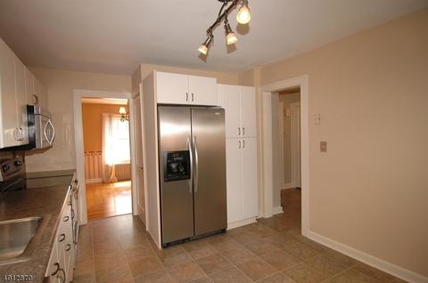 211 Sharp St, Hackettstown, NJ 07840 photo 5