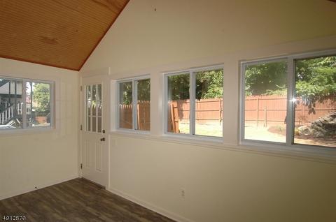 211 Sharp St, Hackettstown, NJ 07840 photo 7