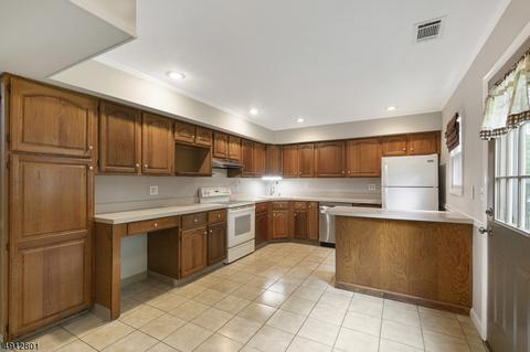 3 Devonshire Ter, Mount Olive Twp., NJ 07836 photo 5