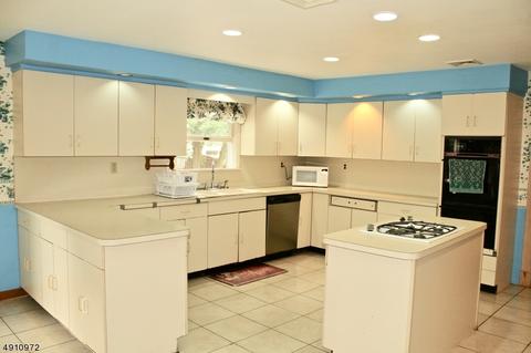 324 Valley Rd, Wayne, NJ 07470 photo 6