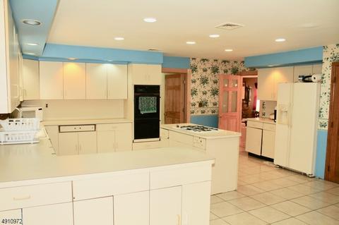324 Valley Rd, Wayne, NJ 07470 photo 5