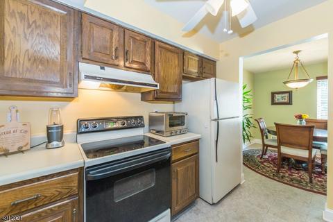105 River Rd E-2 #E2, Nutley Twp., NJ 07110 photo 3