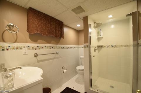 84 Kew Dr, Springfield, NJ 07081 photo 6