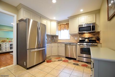 84 Kew Dr, Springfield, NJ 07081 photo 4