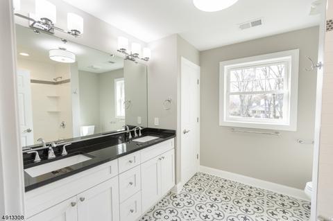 76 William St, Clark, NJ 07066 photo 13