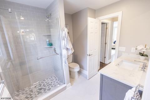 76 William St, Clark, NJ 07066 photo 6