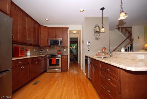 20 Cambridge Pl, Wayne, NJ 07470 photo 9
