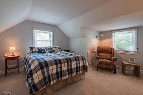 168 Village Cir E, Paramus, NJ 07652 photo 17