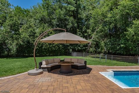 168 Village Cir E, Paramus, NJ 07652 photo 23