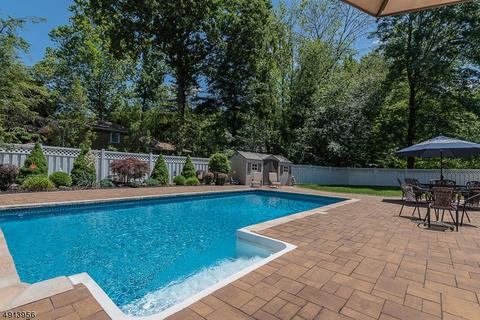168 Village Cir E, Paramus, NJ 07652 photo 25