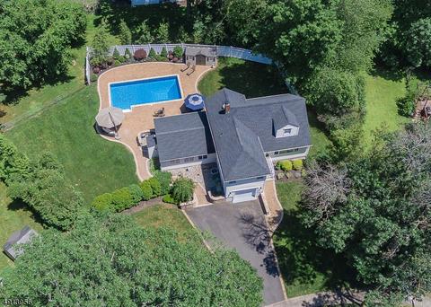 168 Village Cir E, Paramus, NJ 07652 photo 2