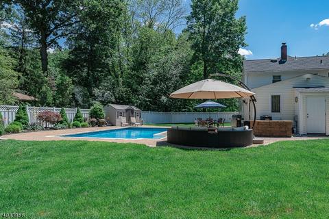 168 Village Cir E, Paramus, NJ 07652 photo 24
