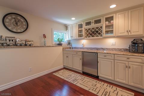 168 Village Cir E, Paramus, NJ 07652 photo 7