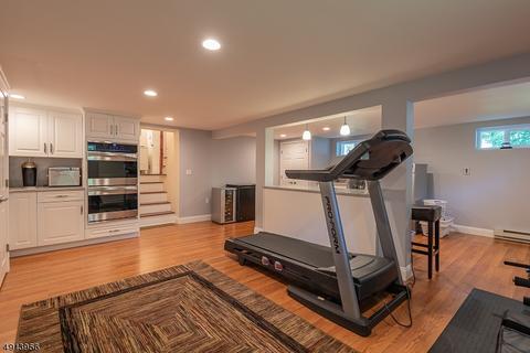 168 Village Cir E, Paramus, NJ 07652 photo 11