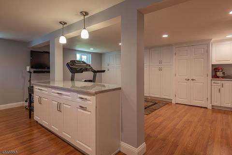 168 Village Cir E, Paramus, NJ 07652 photo 12