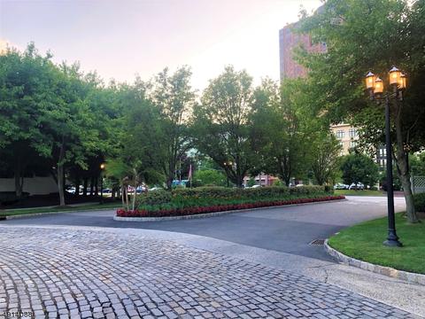 101 Smith Ct, Edgewater, NJ 07020 photo 17