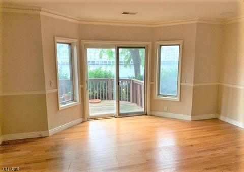 101 Smith Ct, Edgewater, NJ 07020 photo 11