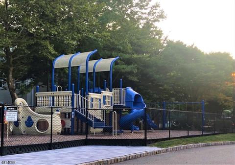 101 Smith Ct, Edgewater, NJ 07020 photo 21