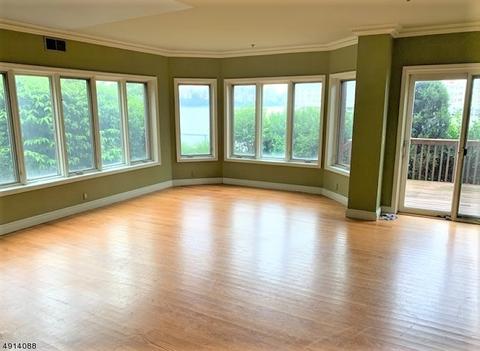 101 Smith Ct, Edgewater, NJ 07020 photo 5