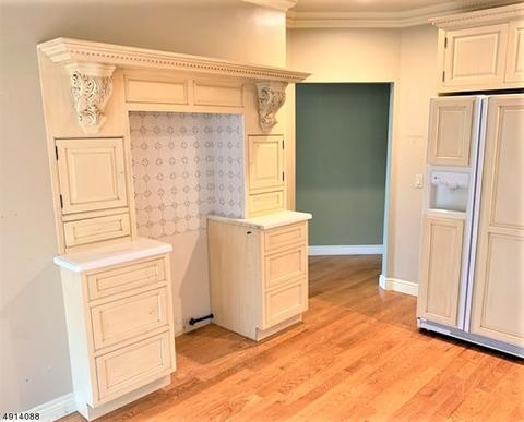 101 Smith Ct, Edgewater, NJ 07020 photo 3